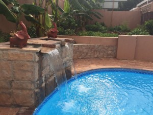 Outdoor-Pool-Fountain 